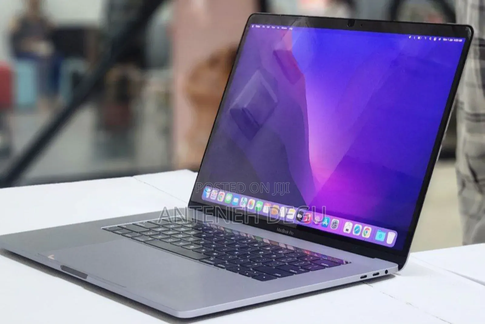 New Laptop Apple MacBook Pro 2016 16GB Intel Core I7 SSD 256GB