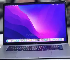 New Laptop Apple MacBook Pro 2016 16GB Intel Core I7 SSD 256GB