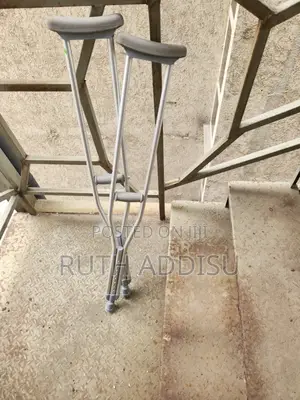 Photo - Crutches前日crutches為主crutches句號crutches偷渡crutches半個crutches