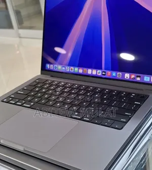 New Laptop Apple MacBook Pro M1 16GB Apple M1 SSD 1T