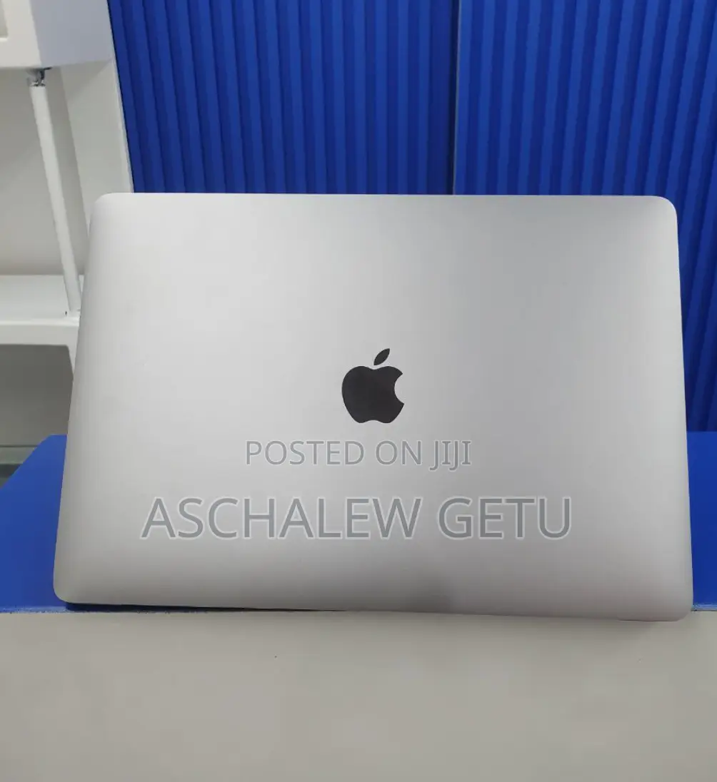 New Laptop Apple MacBook Pro 2019 8GB Intel Core I5 SSD 256GB