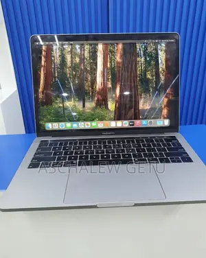 Photo - New Laptop Apple MacBook Pro 2019 8GB Intel Core I5 SSD 256GB