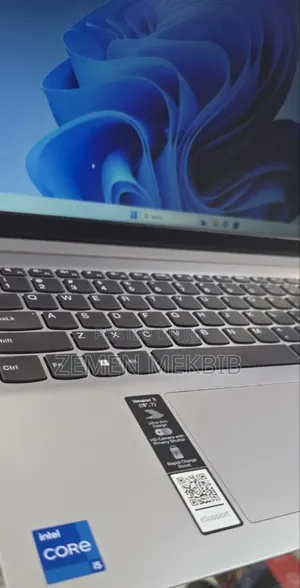 New Laptop Lenovo 8GB Intel Core I5 SSD 512GB