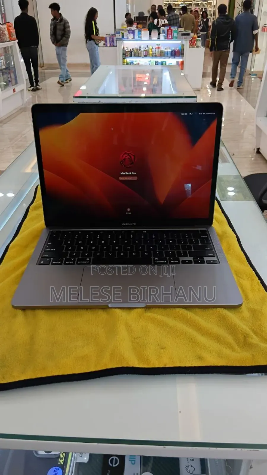 New Laptop Apple MacBook Pro 2020 M1 8GB Apple M1 Pro SSD 256GB