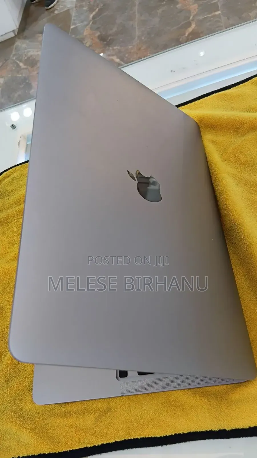 New Laptop Apple MacBook Pro 2020 M1 8GB Apple M1 Pro SSD 256GB