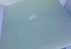 Photo - New Laptop Apple MacBook Pro 2017 16GB Intel Core I7 SSD 256GB