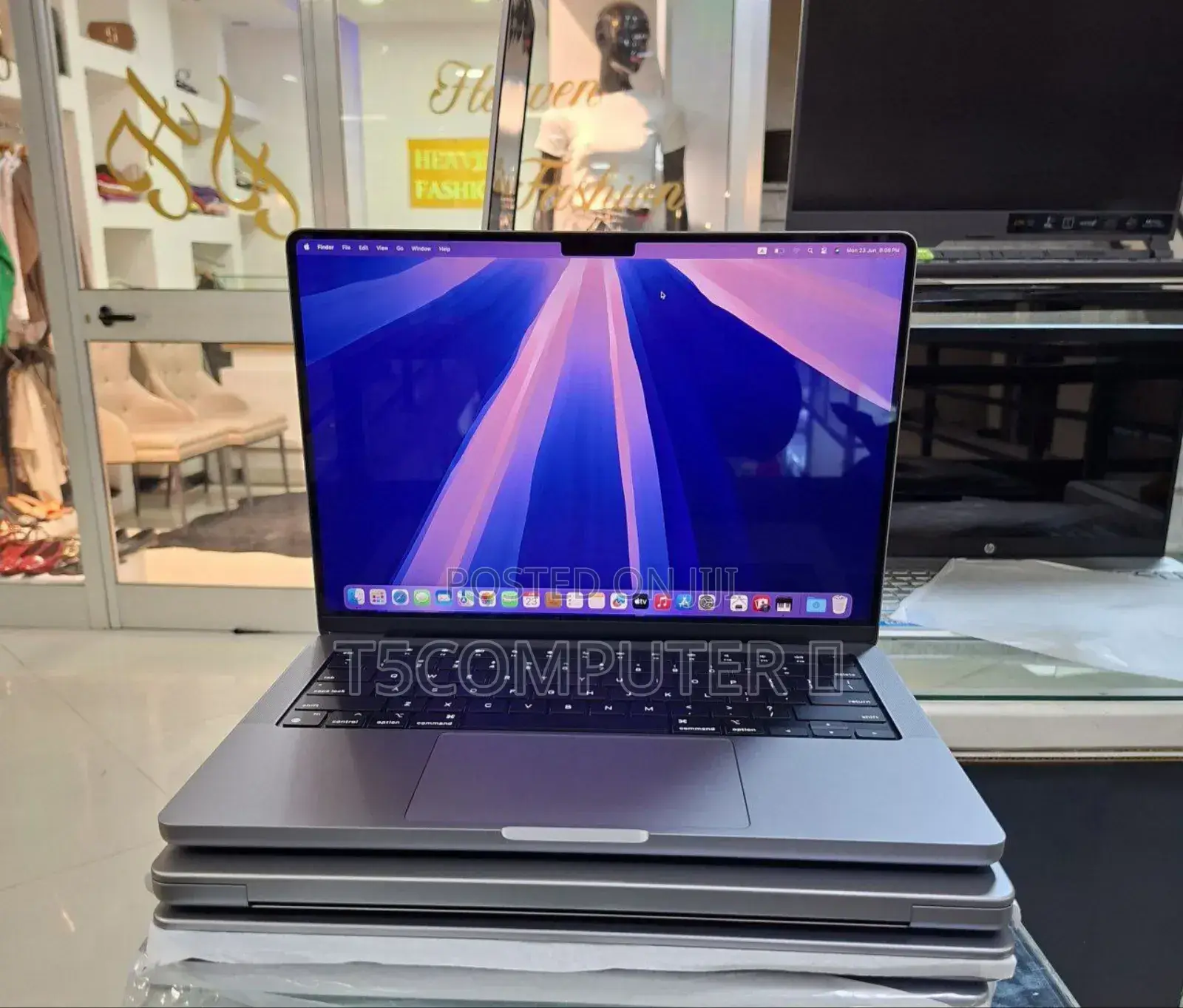 New Laptop Apple MacBook Pro M1 16GB Apple M1 SSD 1T