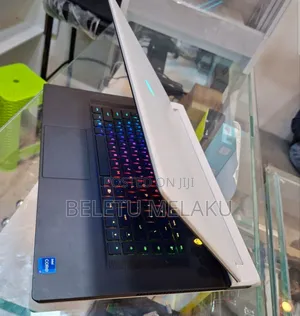 New Laptop Alienware M17x R2 32GB Intel Core I7 SSD 1T