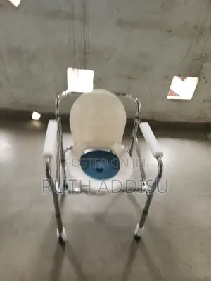 Commode Chair只是poty Chair跟上commode Chair滿地commode Chair