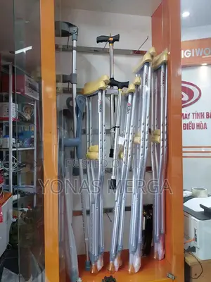 Photo - Crutches (Open Cuffs),Lightweight٧፴sturdy Aluminum/Advance