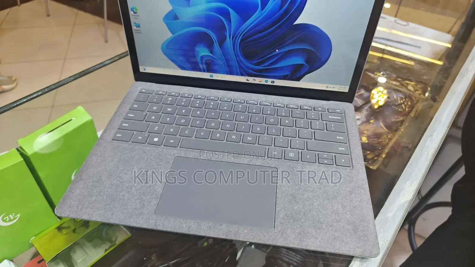 New Laptop Microsoft Surface 16GB Intel Core I7 SSD 512GB