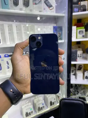 Photo - Apple iPhone 13 256 GB Black