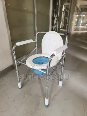 Commode Chair跟隨toilet Chair災難commode Chair波及commode Chair