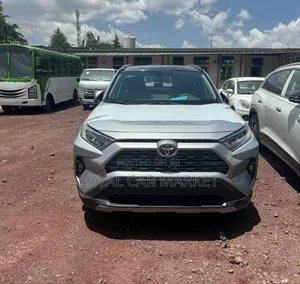 Photo - New Toyota RAV4 2022 Gray