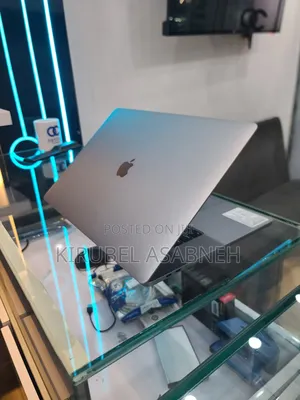 Photo - New Laptop Apple MacBook Pro 2019 16GB Intel Core I9 SSD 1T
