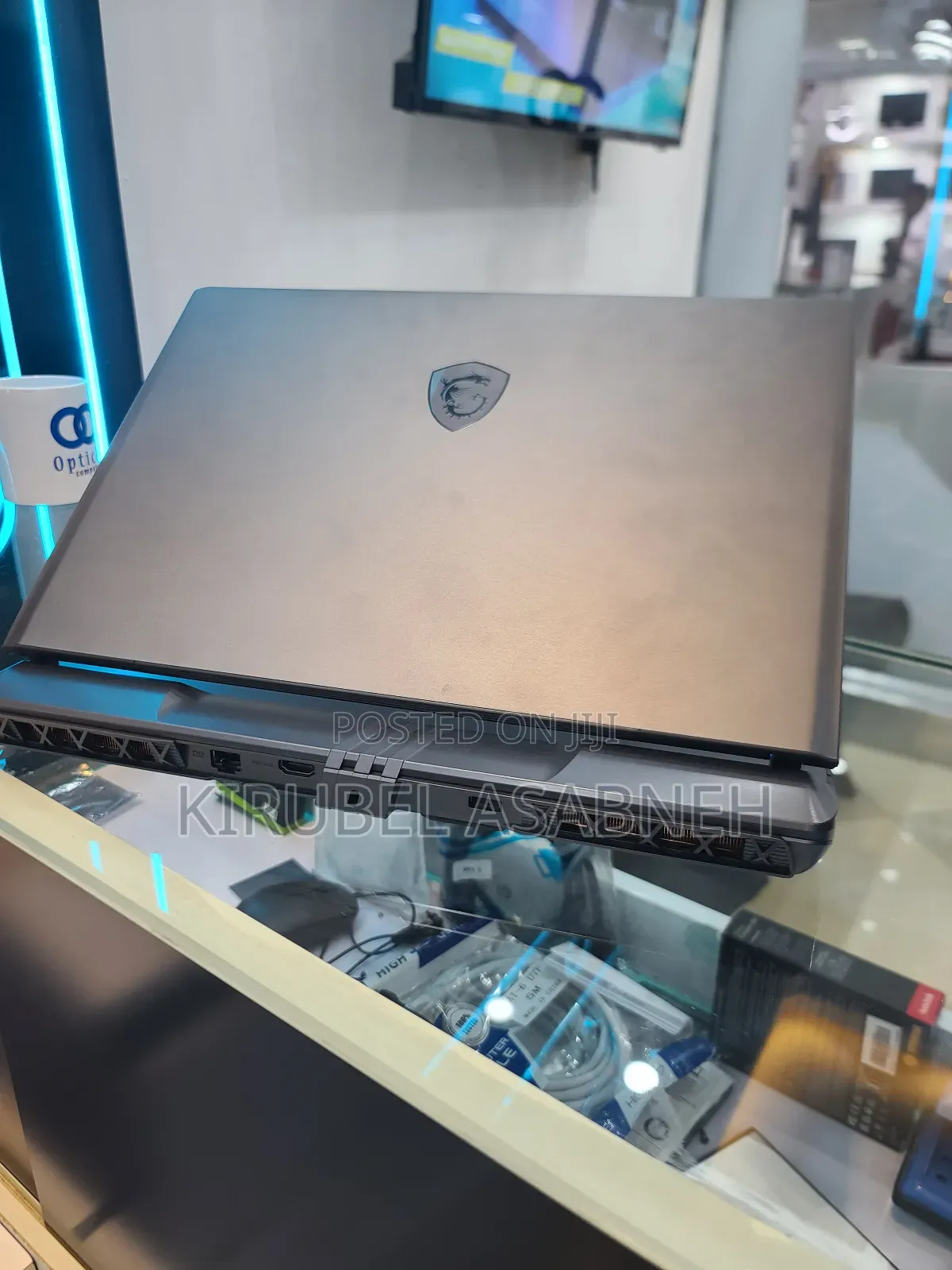 New Laptop MSI Vector 17 HX AI A2XWJG 16GB Intel Core Ultra 7 SSD 512GB