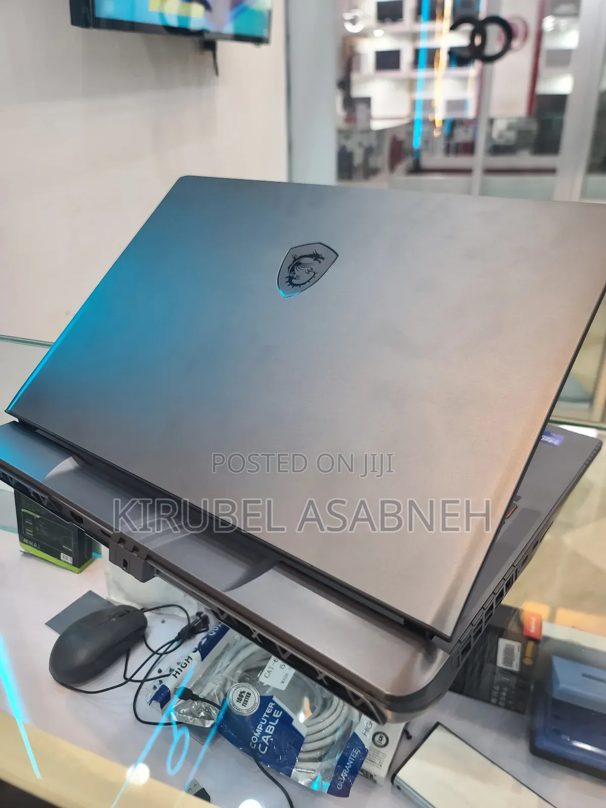 New Laptop MSI Vector 17 HX AI A2XWJG 16GB Intel Core Ultra 7 SSD 512GB