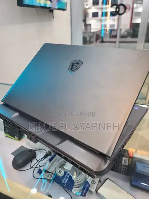 New Laptop MSI Vector 17 HX AI A2XWJG 16GB Intel Core Ultra 7 SSD 512GB