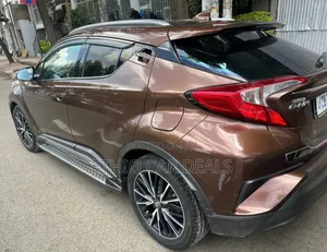 Toyota C-HR 2017 Burgundy