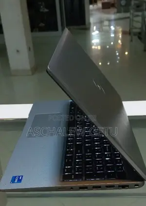 Photo - New Laptop Dell Latitude 5540 16GB Intel Core I7 SSD 512GB