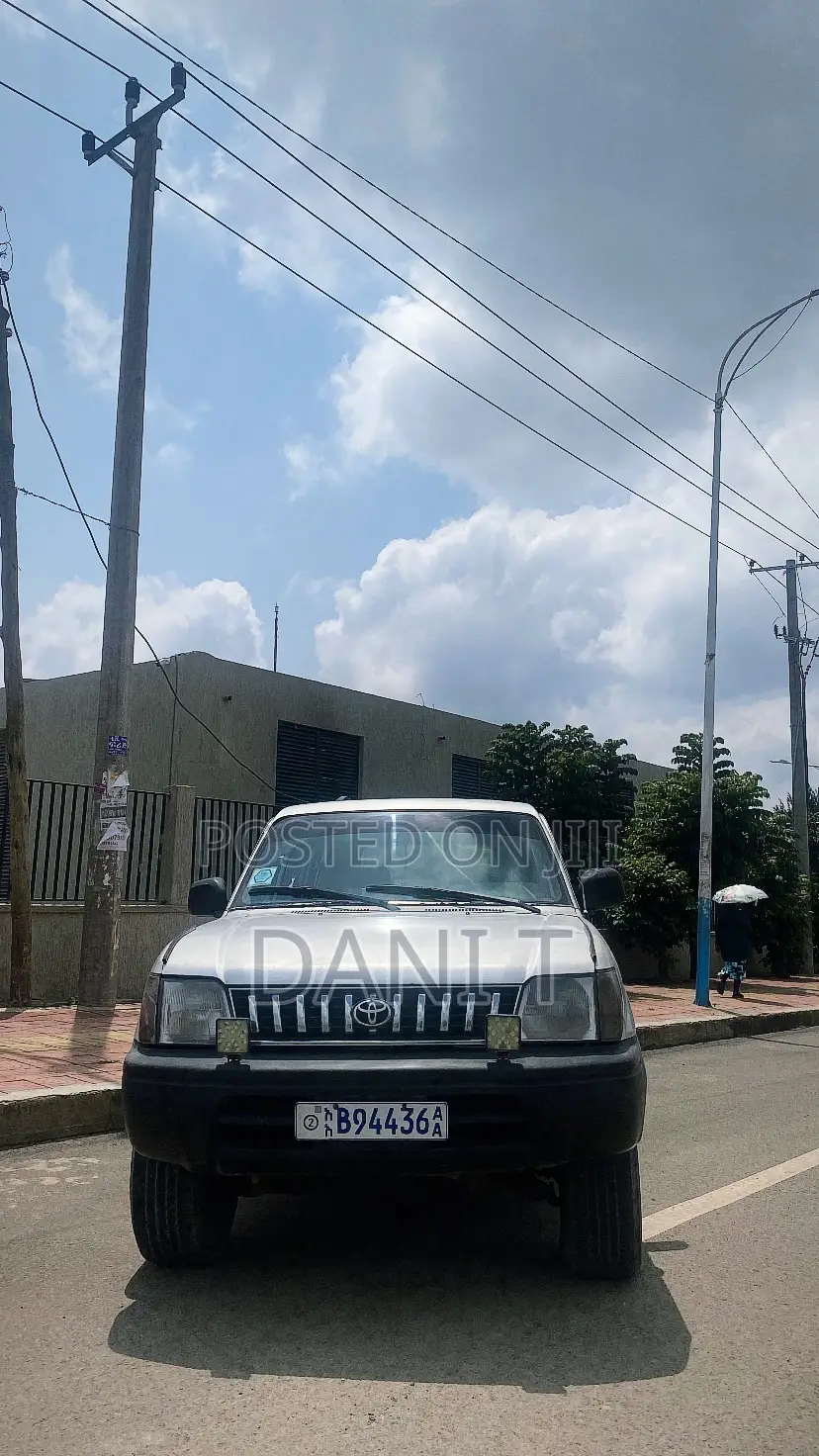 Toyota Land Cruiser 90 1997 Gray