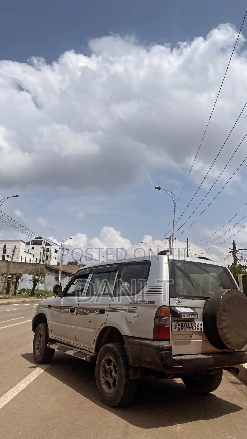 Toyota Land Cruiser 90 1997 Gray