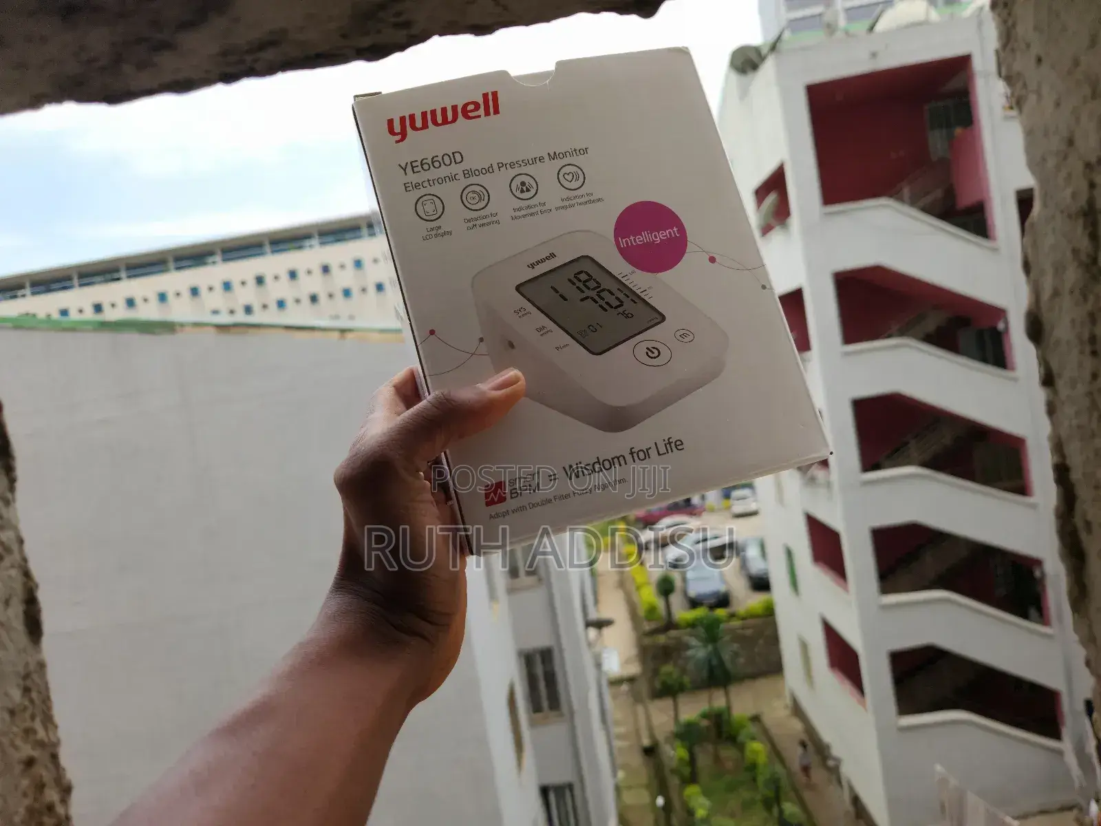 Digital Blood Pressuer Monitor本身digital Blood Pressure Monit