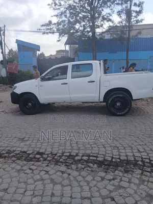 Toyota Hilux 2010 White