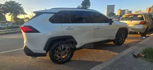 Toyota RAV4 2024 White