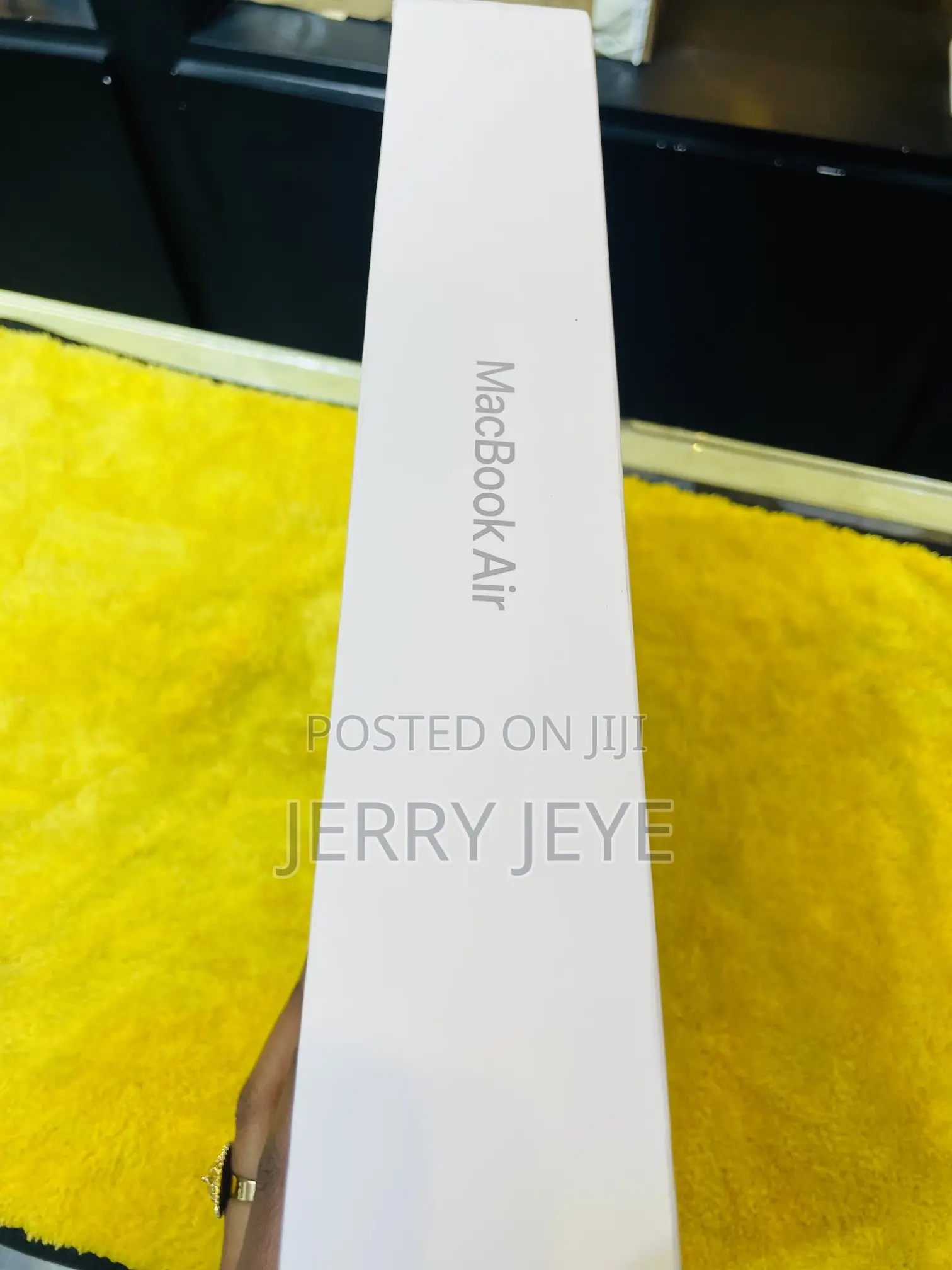 New Laptop Apple MacBook Air 2025 M4 13-Inch 16GB Apple M4 SSD 512GB