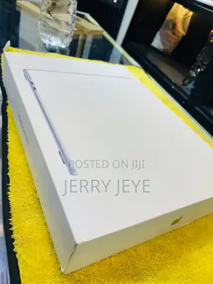 New Laptop Apple MacBook Air 2025 M4 13-Inch 16GB Apple M4 SSD 512GB