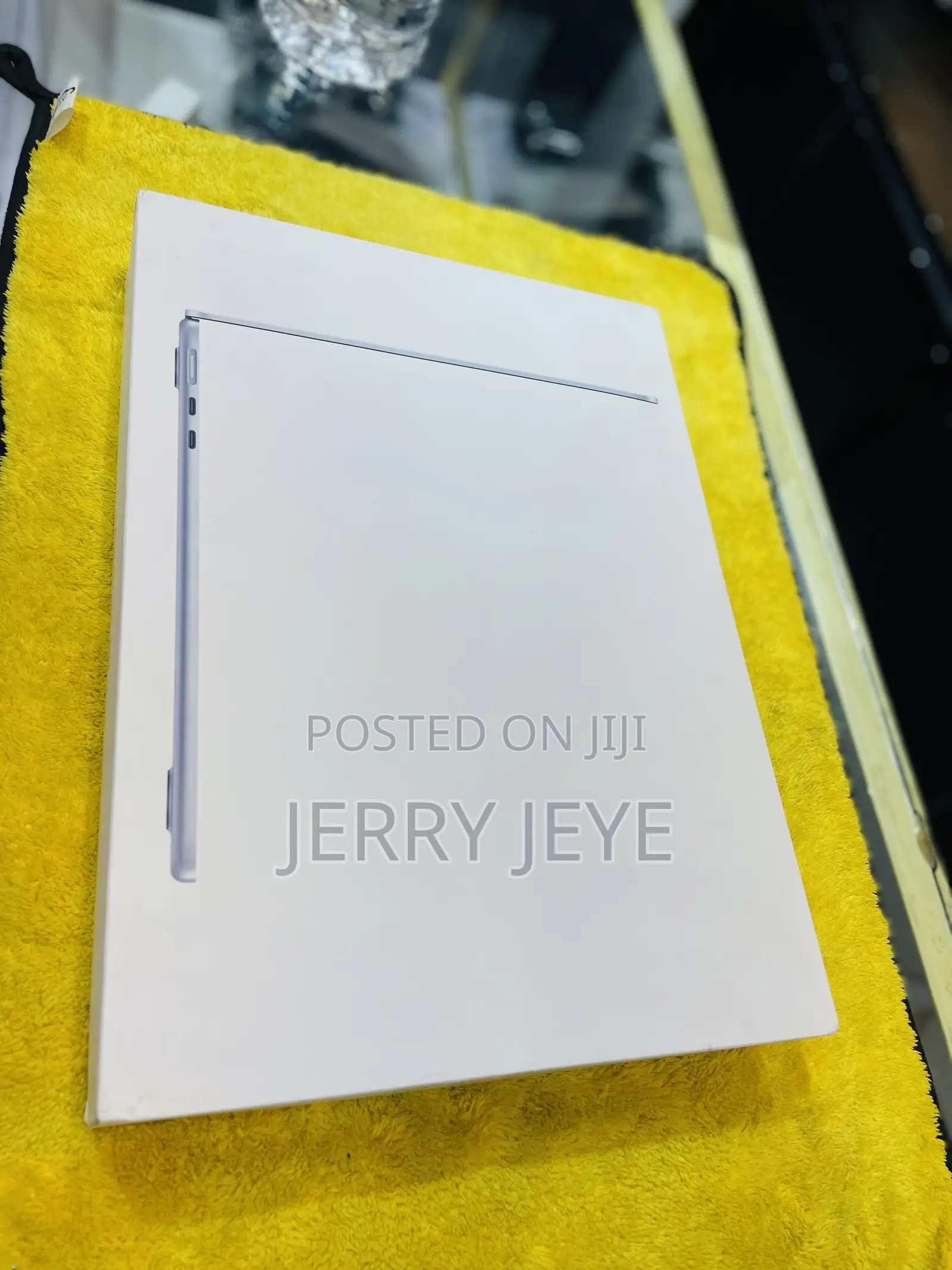 New Laptop Apple MacBook Air 2025 M4 13-Inch 16GB Apple M4 SSD 512GB