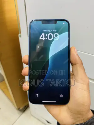 Photo - Apple iPhone 13 128 GB Blue