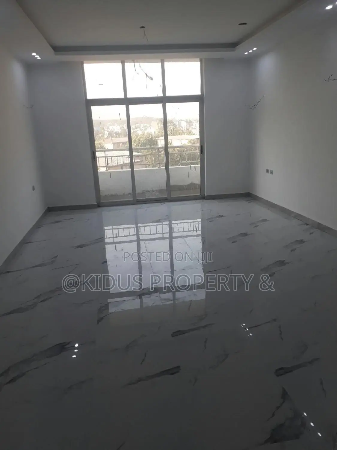4bdrm Apartment in Jemo Mekael, Nifas Silk-Lafto for rent