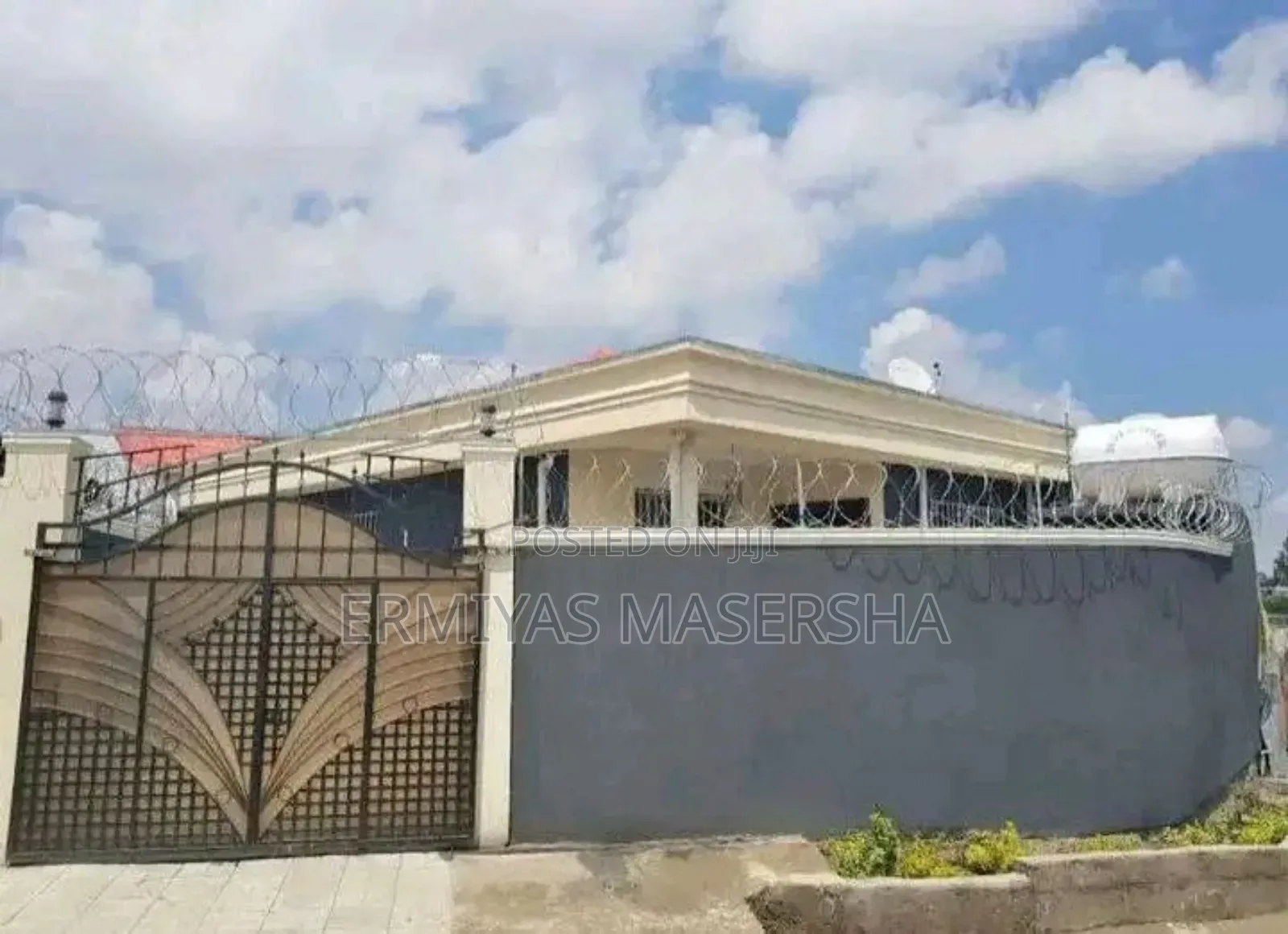 Furnished 5bdrm Villa in Yeka for sale