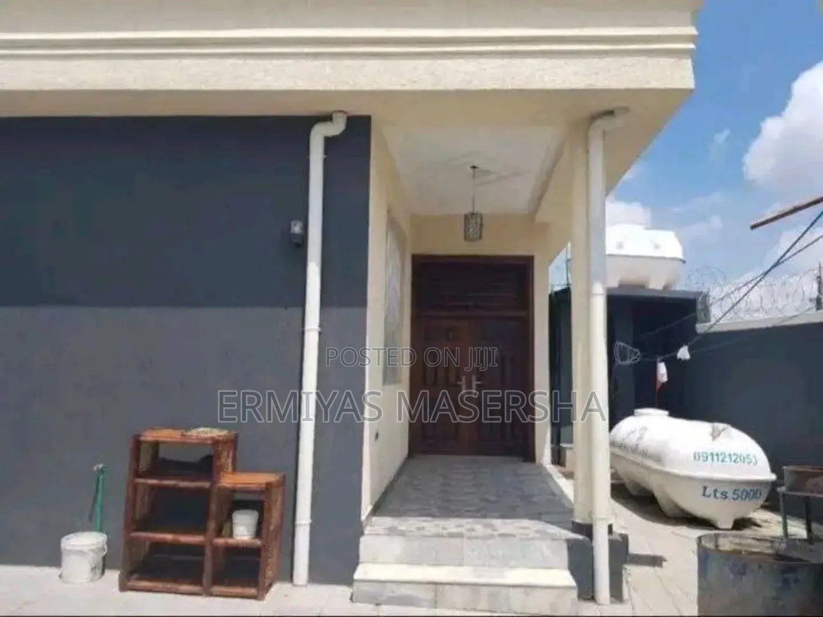 Furnished 5bdrm Villa in Yeka for sale