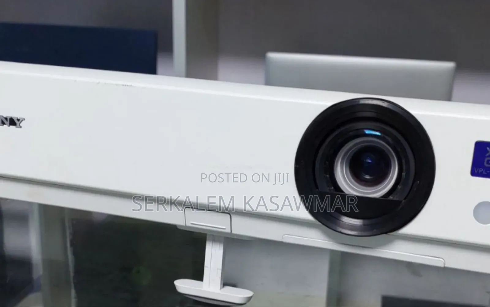 High Quality Sony Dx 102 Projector Brand New Sony