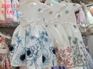 Photo - Graduation Dress
Size: 6-7 Years