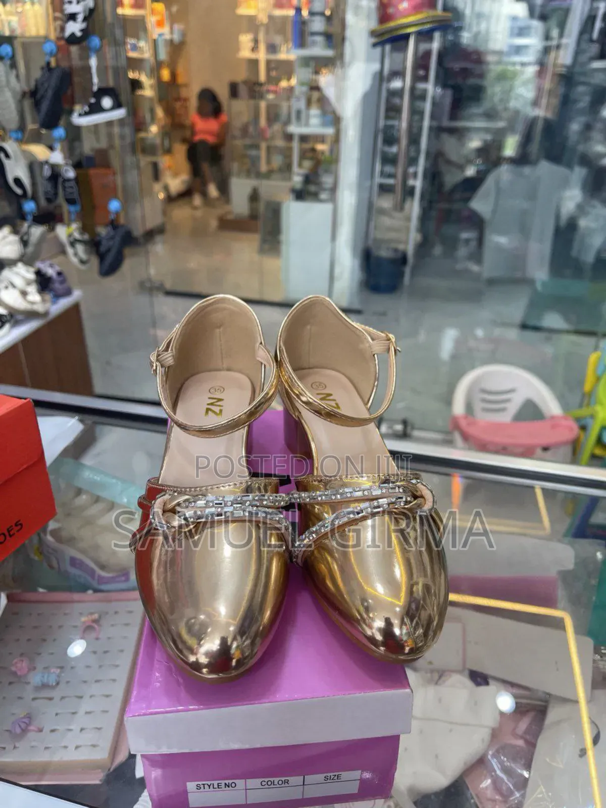 Babygirls Shose
Size: 31-36