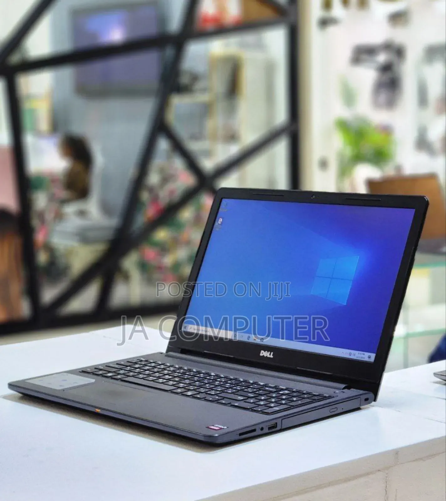 New Laptop Dell Vostro V130 4GB AMD A8 HDD 500GB