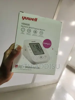 Photo - Digital Blood Pressuer Monitor吃完medical Digital Bp Monitor