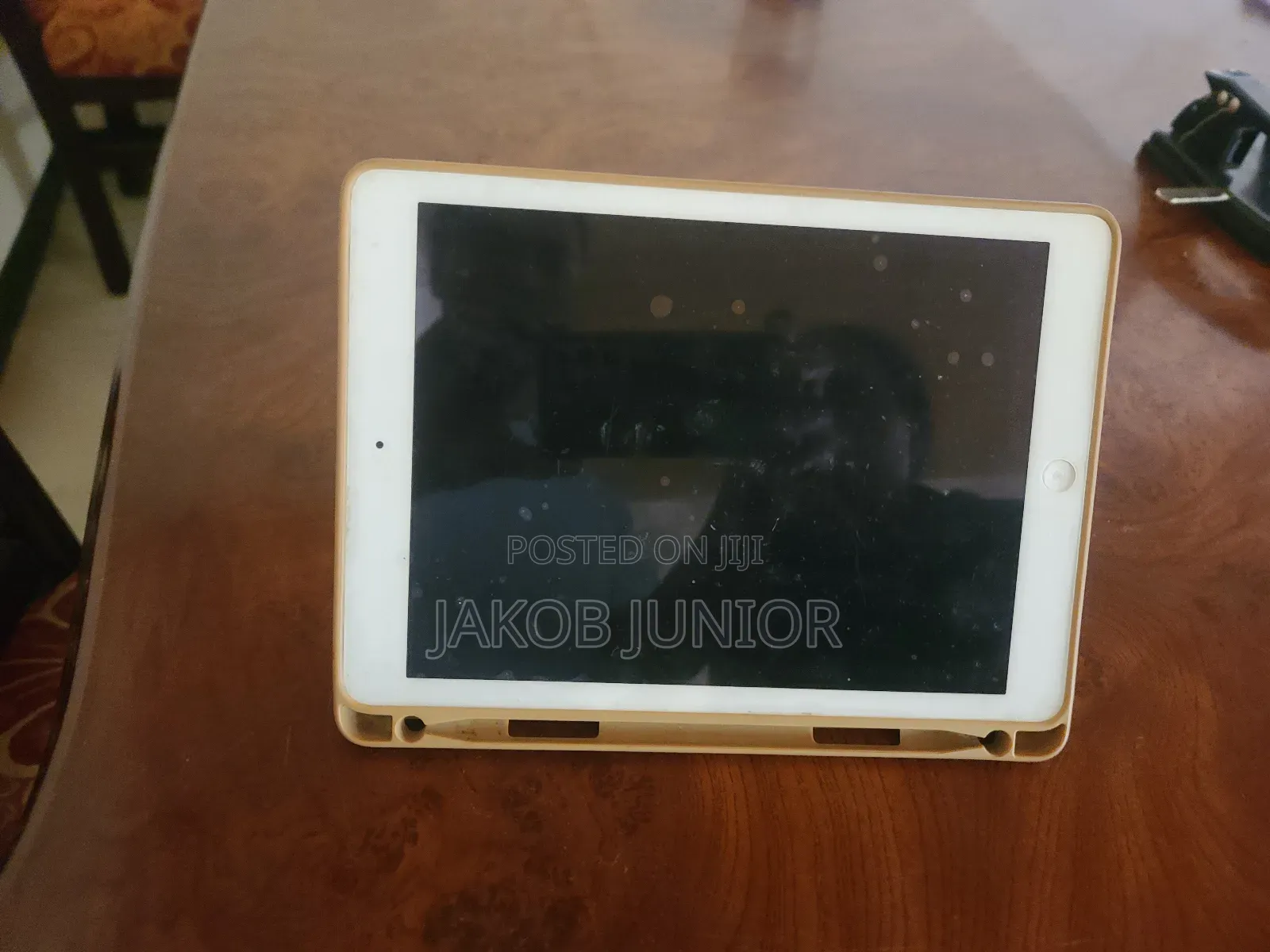 Apple iPad Air 64 GB White