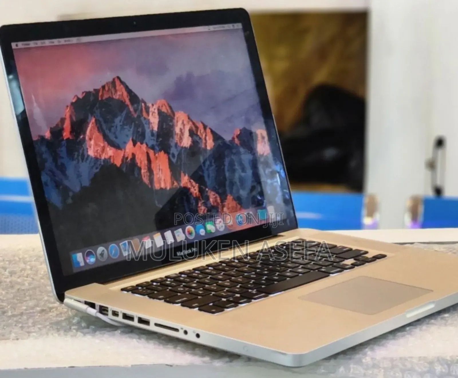 New Laptop Apple MacBook Pro 4GB Intel Core I7 HDD 512GB