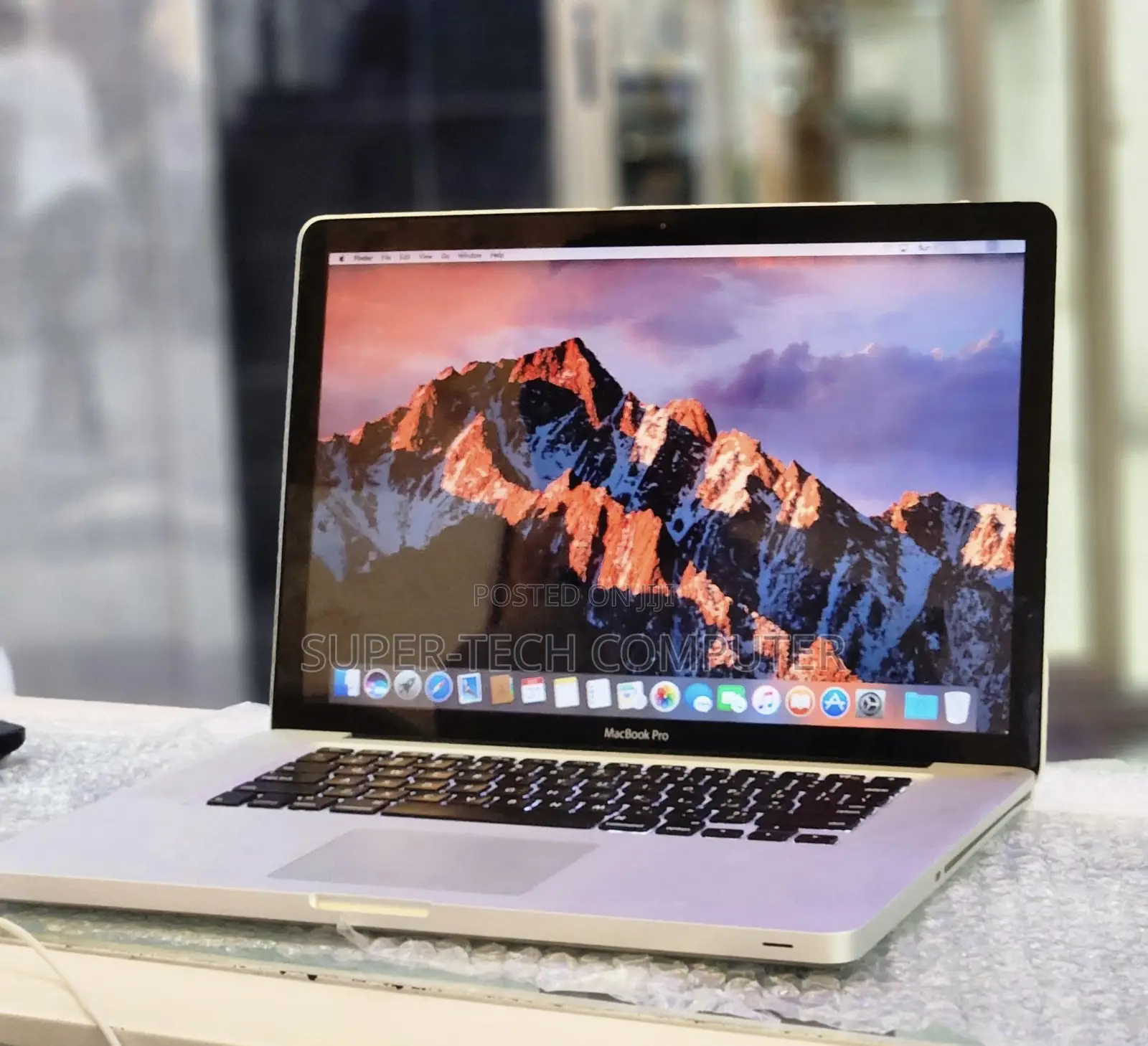 New Laptop Apple MacBook Pro 2010 4GB Intel Core I7 SSD 512GB