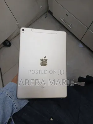 Photo - New Apple iPad Pro 128 GB Silver
