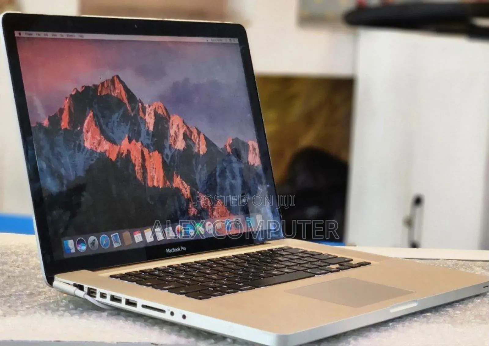 New Laptop Apple MacBook 2010 4GB Intel Core I7 SSD 512GB