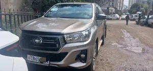 Photo - Toyota Hilux 2020 Silver