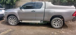 Toyota Hilux 2020 Silver