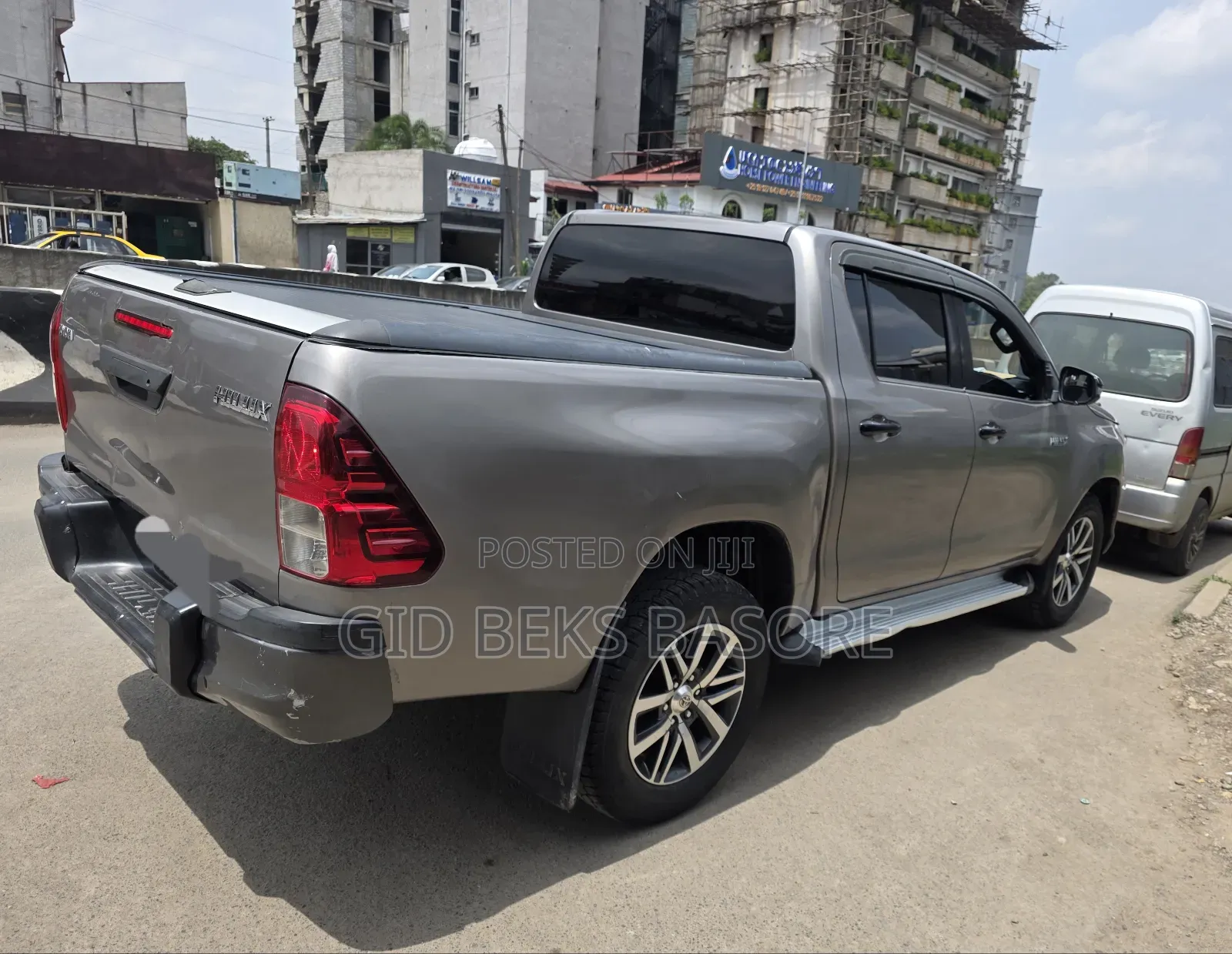 Toyota Hilux 2020 Gray