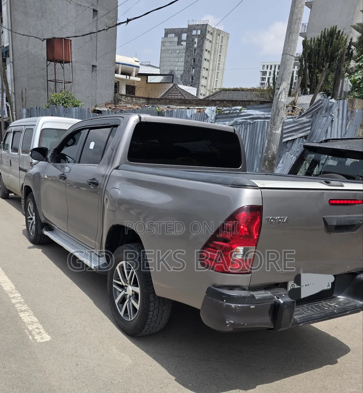 Toyota Hilux 2020 Gray